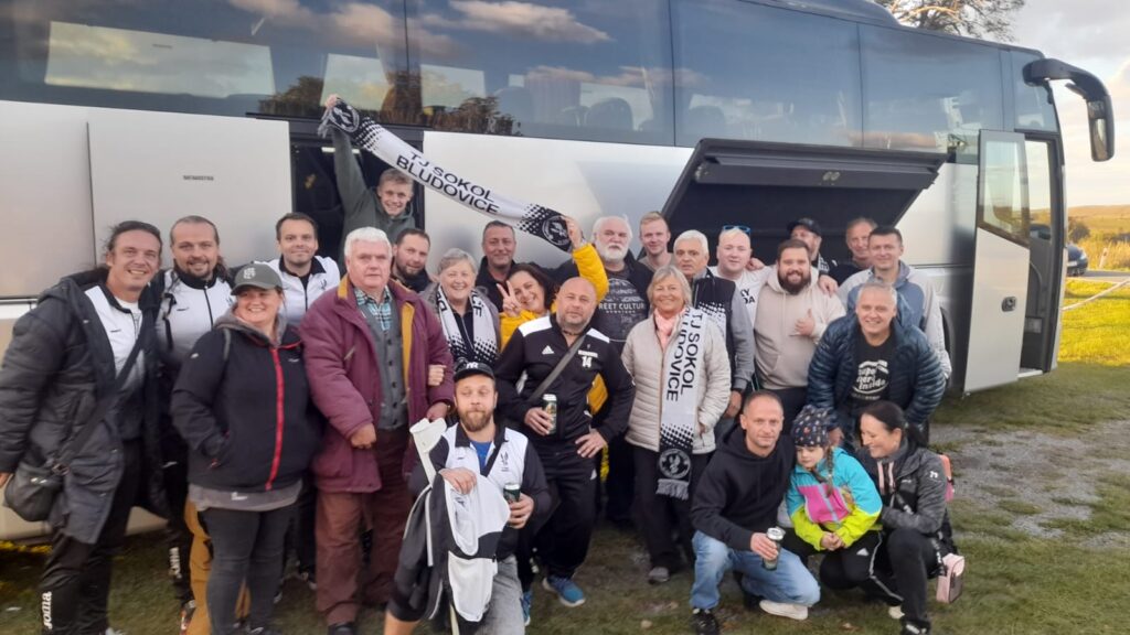 Společné foto s fanoušky po utkání v Kyjovicích